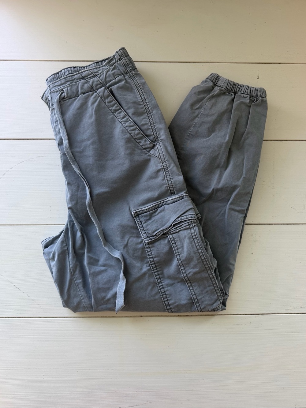 American Eagle Cargo Joggers